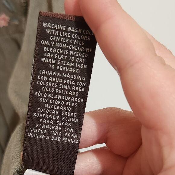 Knox Rose Gray Sleeveless Embroidered Rose Floral V-Neck Tank Top Size Medium - Picture 9 of 9